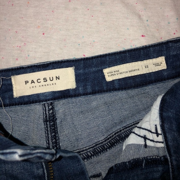 PacSun Shorts - Picture 2 of 2